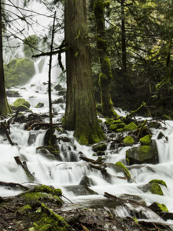Баритовый водопад