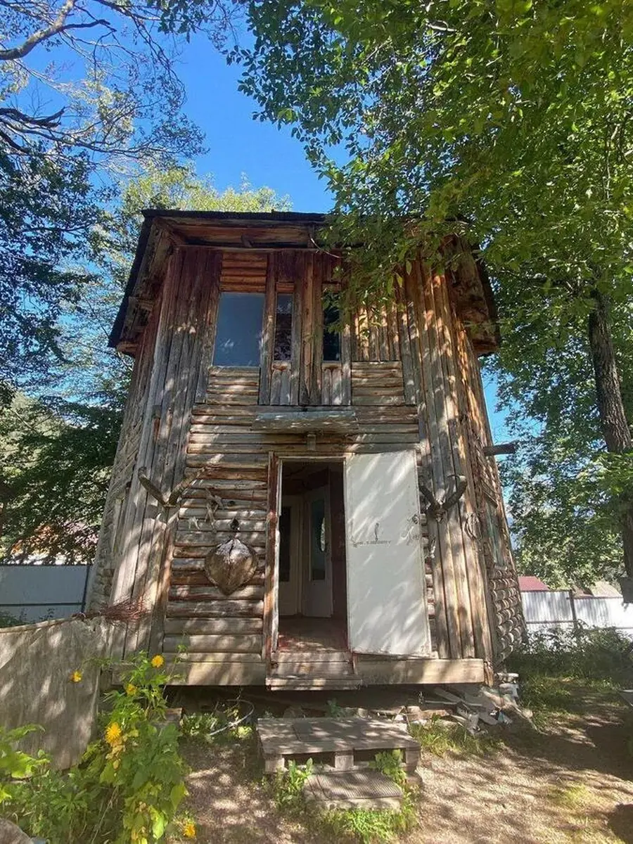 Крутящийся дом в окрестностях Архыза